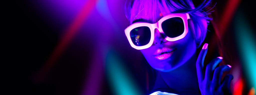 Lady with sunglasses, colourful background